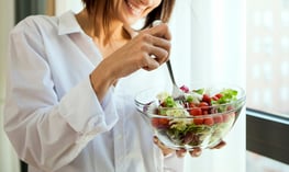 woman eating healthy weight loss recipe salad  